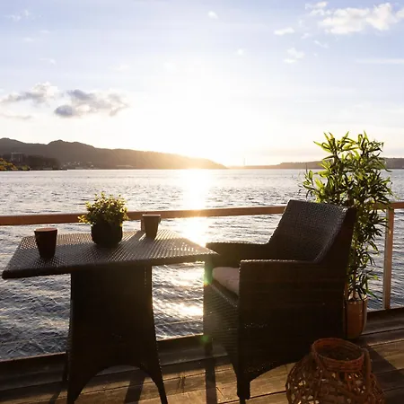 Heimby Homes - Balcony Above The Sea Bergen