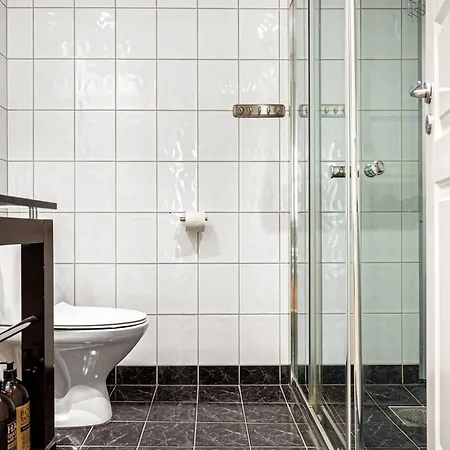 Heimby Homes - Balcony Above The Sea Bergen