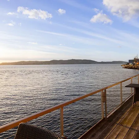 아파트 Heimby Homes - Balcony Above The Sea