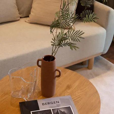 Heimby Homes - Balcony Above The Sea 베르겐