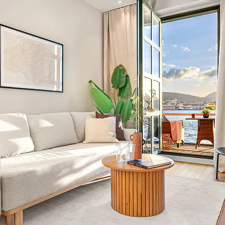 Heimby Homes - Balcony Above The Sea Bergen