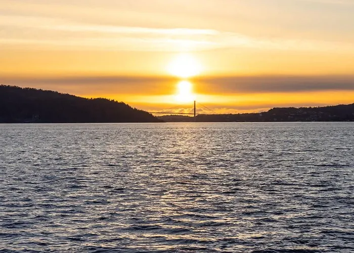 Heimby Homes - Balcony Above The Sea * 베르겐