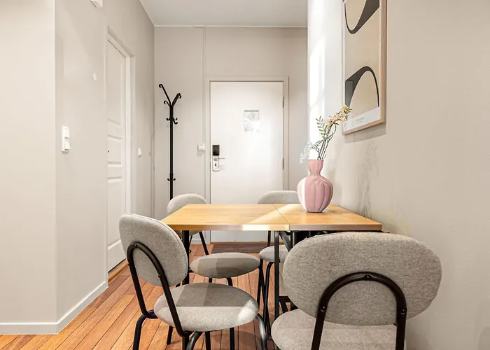 Heimby Homes - Balcony Above The Sea * Берген