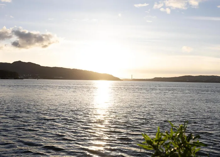 Heimby Homes - Balcony Above The Sea Апартаменты