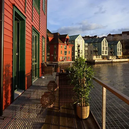 公寓 Heimby Homes - Balcony Above The Sea